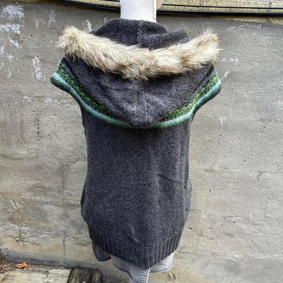 Grey and Green Knit Vest with a Faux Fur Trim - Picture 5 of 5